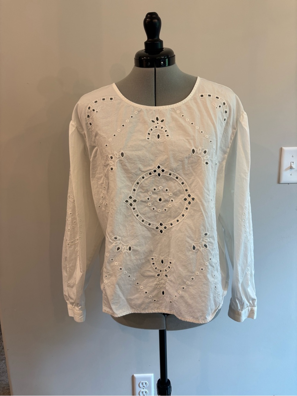 Maurices White Eyelet Long-Sleeve Blouse 0175